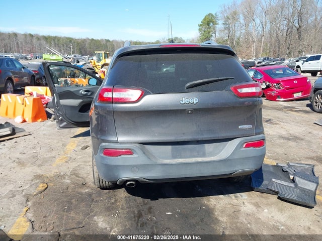 1C4PJLCB1EW153825 Jeep Cherokee Latitude
