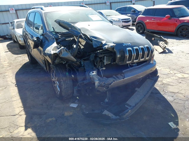 1C4PJLCB1EW153825 Jeep Cherokee Latitude