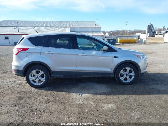 1FMCU0GX4GUA93124 Ford ESCAPE SE