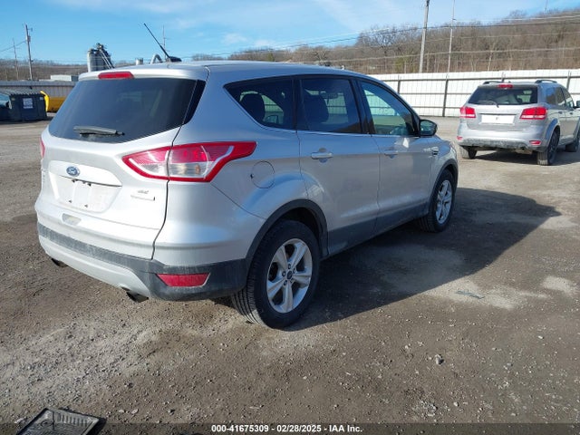 1FMCU0GX4GUA93124 Ford ESCAPE SE