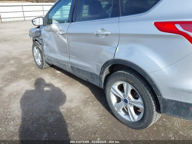 1FMCU0GX4GUA93124 Ford ESCAPE SE