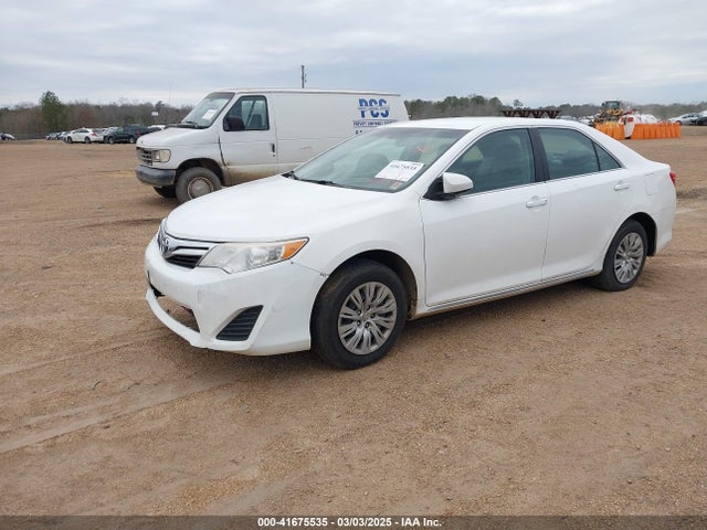Toyota CAMRY LE 2014 4T4BF1FK3ER428426 Image 2