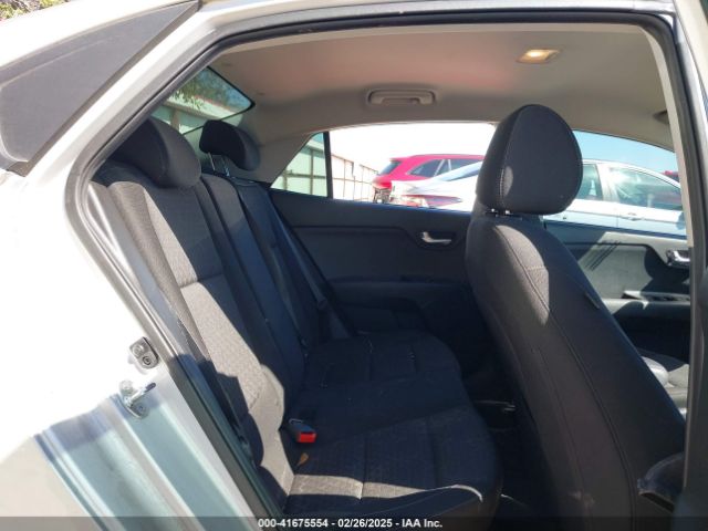 3KPA24AD8ME403664 KIA RIO S