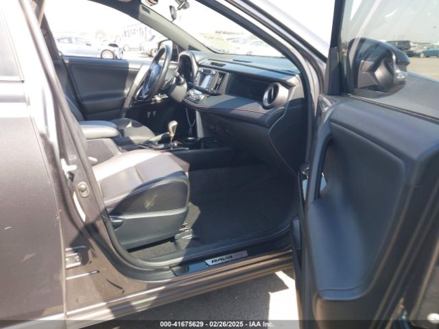 JTMNFREV3GJ070674 Toyota RAV4 SE