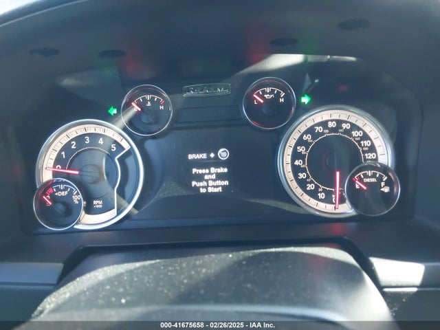 1C6RR7NM5HS881514 RAM 1500 Laramie  4x4 5'7 Box