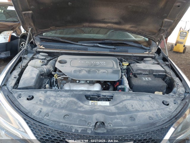 Chrysler 200 Limited 2015 1C3CCCAB5FN720674 Image 10
