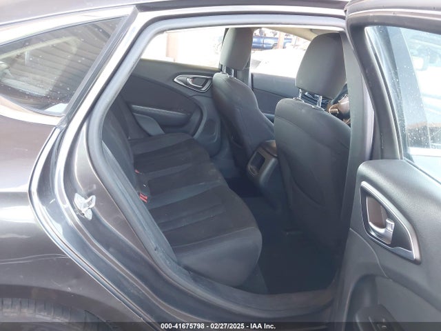 Chrysler 200 Limited 2015 1C3CCCAB5FN720674 Image 8