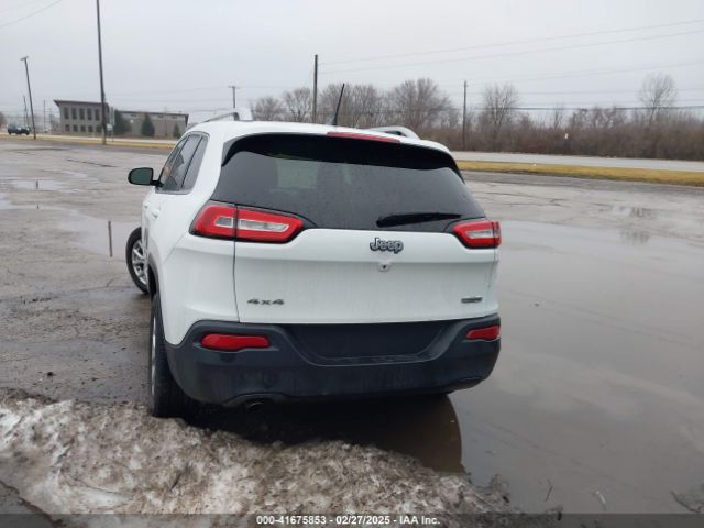 1C4PJMCB3GW193834 Jeep Cherokee Latitude