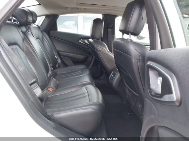 1C3CCCEG8FN674005 Chrysler 200 C