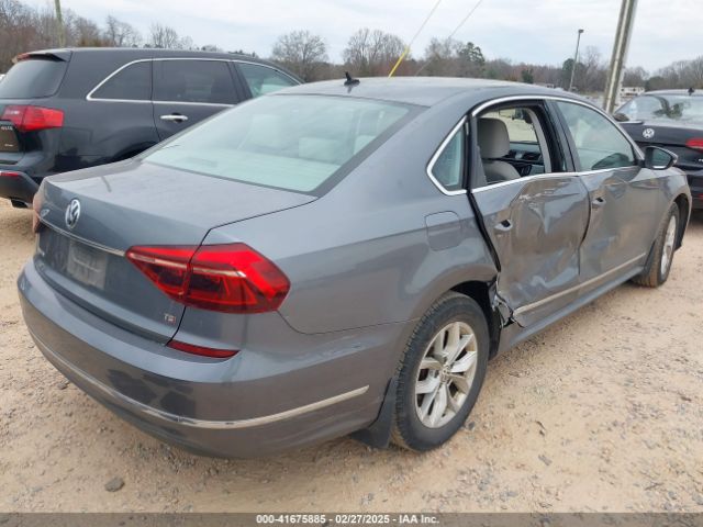 1VWAT7A32HC046465 Volkswagen Passat 1.8t S