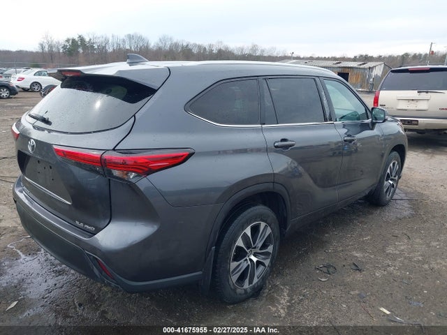 5TDGZRBH1LS032856 Toyota Highlander Xle