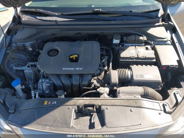Hyundai ELANTRA SE 2018 5NPD74LF4JH317045 Image 10