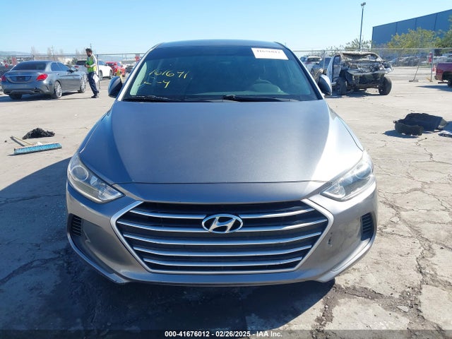 Hyundai ELANTRA SE 2018 5NPD74LF4JH317045 Image 12