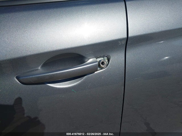 Hyundai ELANTRA SE 2018 5NPD74LF4JH317045 Image 17