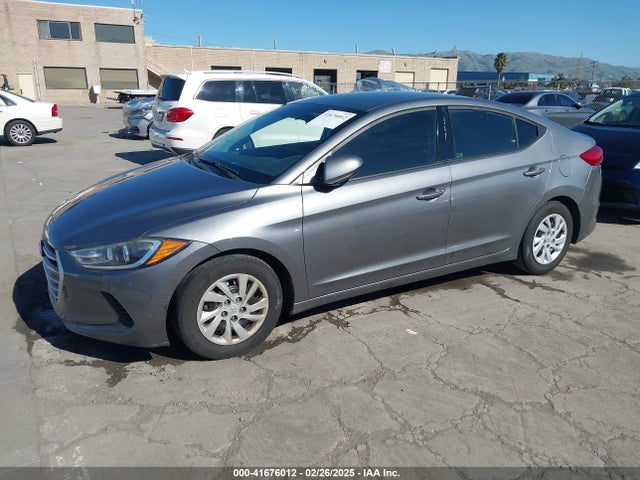 Hyundai ELANTRA SE 2018 5NPD74LF4JH317045 Image 2