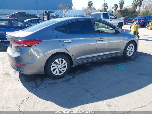 Hyundai ELANTRA SE 2018 5NPD74LF4JH317045 Image 4