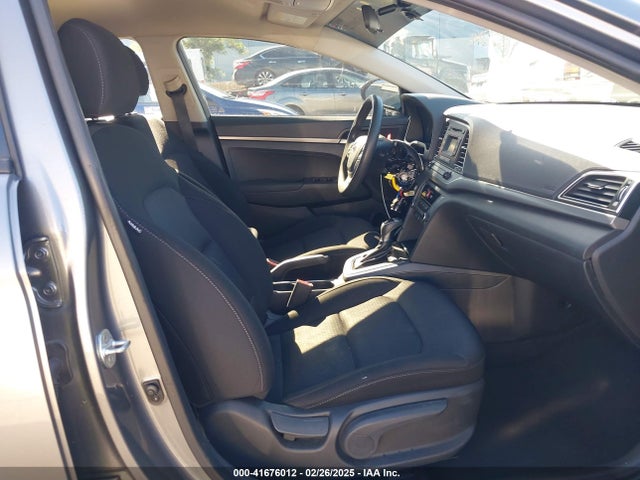 Hyundai ELANTRA SE 2018 5NPD74LF4JH317045 Image 5
