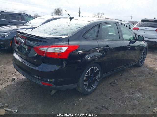 1FADP3F23EL215021 Ford FOCUS SE