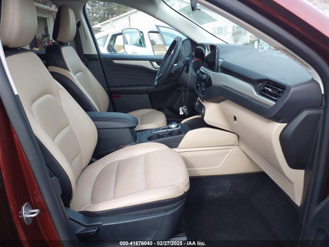 1FMCU9H9XMUA17388 Ford ESCAPE SEL