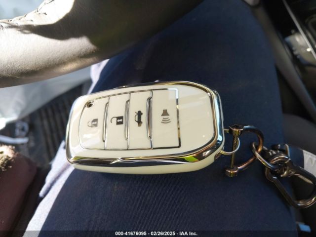 7MUDAABG0RV103515 Toyota Corolla Cross Xle