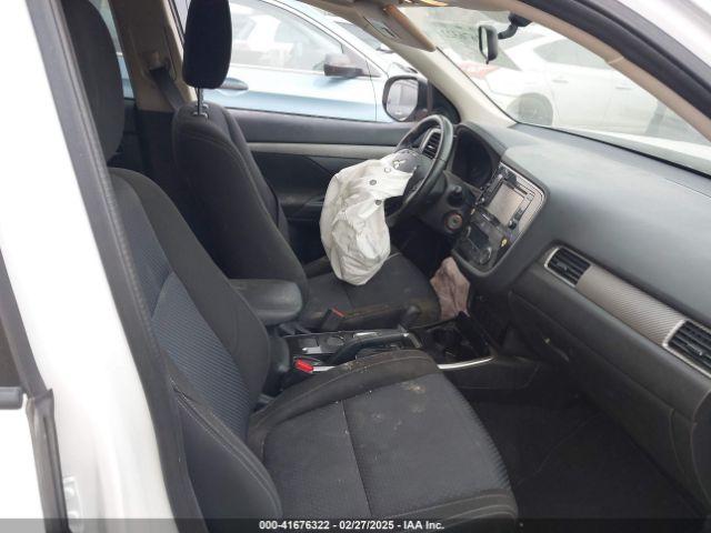 2017 MITSUBISHI OUTLANDER JA4AD2A3XHZ030377 Photo 4