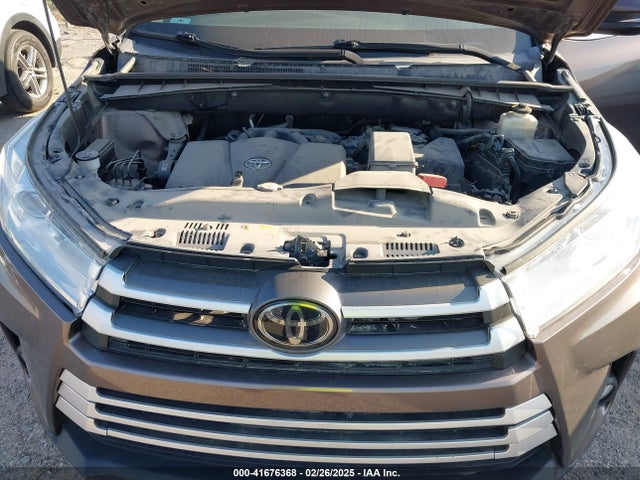Toyota Highlander Xle 2018 5TDJZRFH9JS870730 Image 10