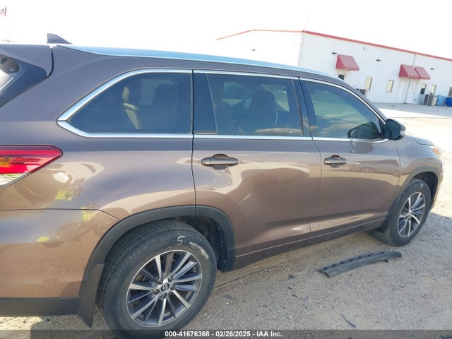 Toyota Highlander Xle 2018 5TDJZRFH9JS870730 Image 13