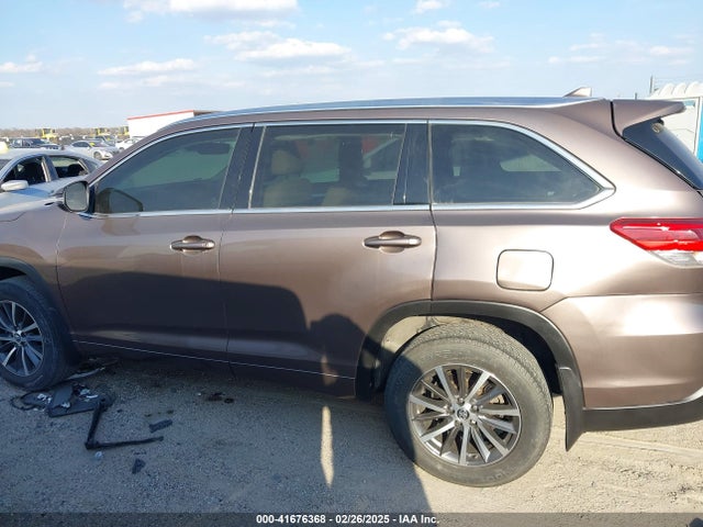 Toyota Highlander Xle 2018 5TDJZRFH9JS870730 Image 14