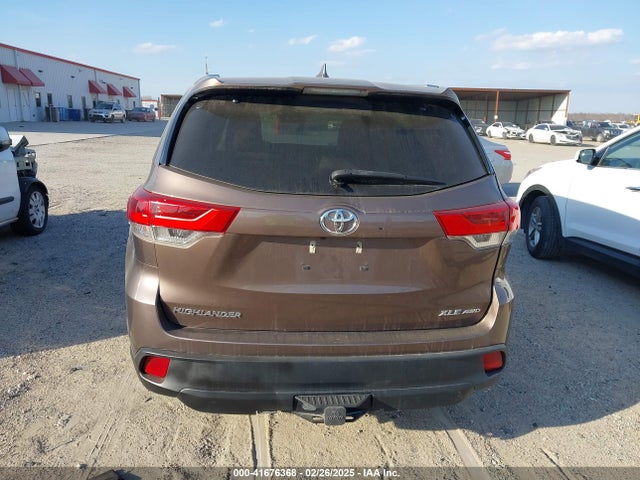 Toyota Highlander Xle 2018 5TDJZRFH9JS870730 Image 16