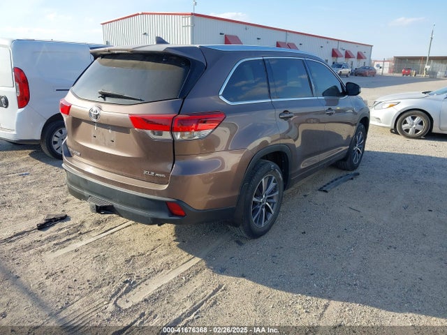 Toyota Highlander Xle 2018 5TDJZRFH9JS870730 Image 4