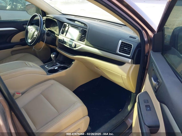 Toyota Highlander Xle 2018 5TDJZRFH9JS870730 Image 5