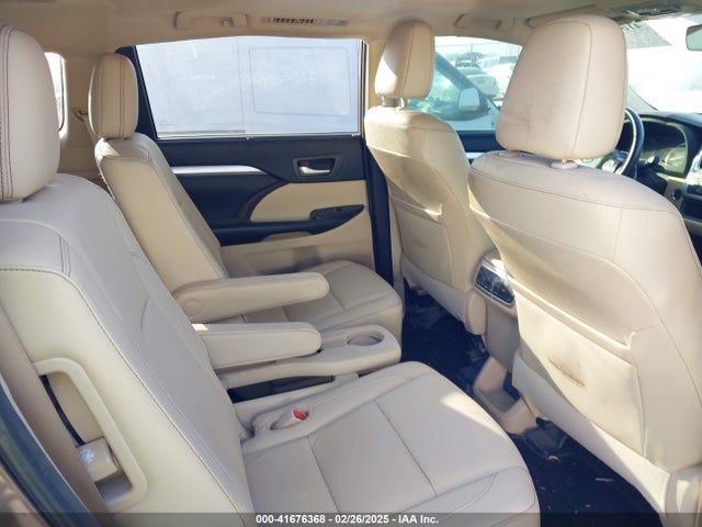 Toyota Highlander Xle 2018 5TDJZRFH9JS870730 Image 8