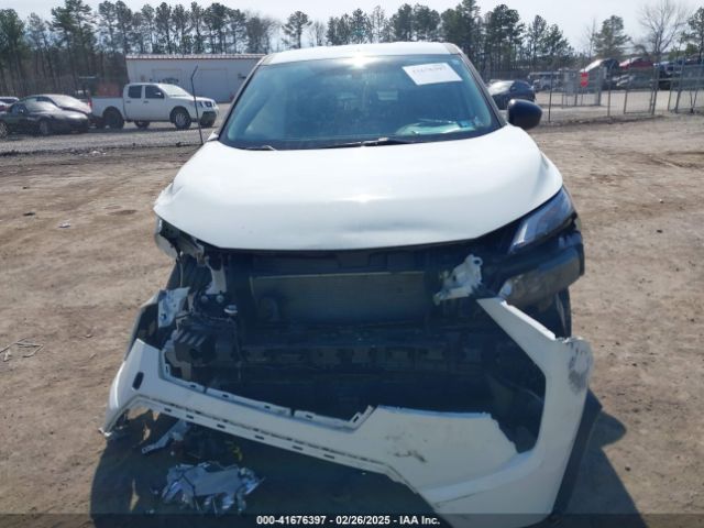 5N1BT3AB3RC677097 Nissan Rogue S Intelligent Awd