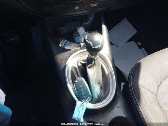 KNDJP3A54E7048045 KIA SOUL +