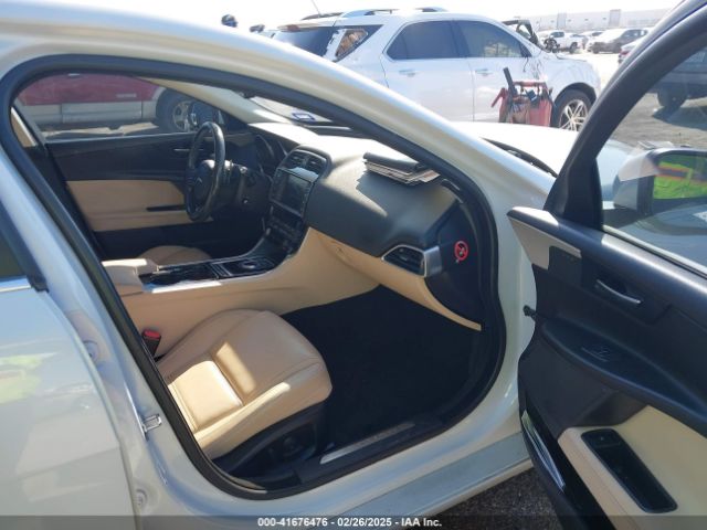 SAJAE4BV4HA962296 Jaguar Xe 35t Prestige