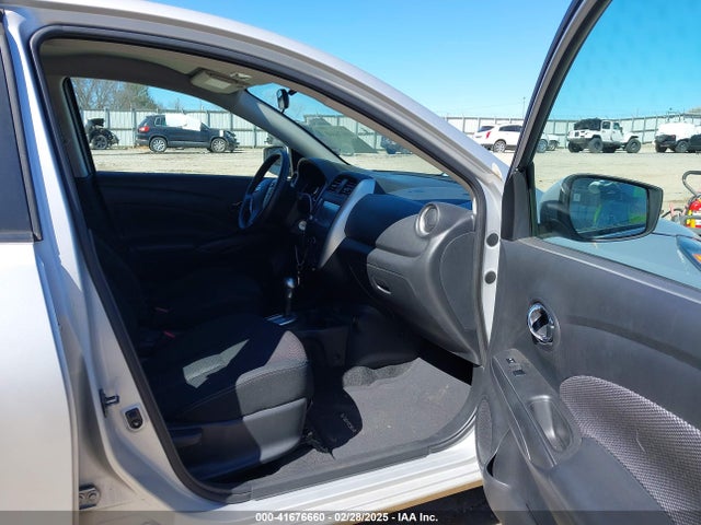 3N1CN7AP4KL878414 Nissan Versa 1.6 Sv