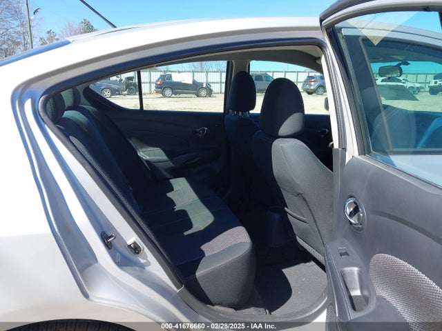 3N1CN7AP4KL878414 Nissan Versa 1.6 Sv