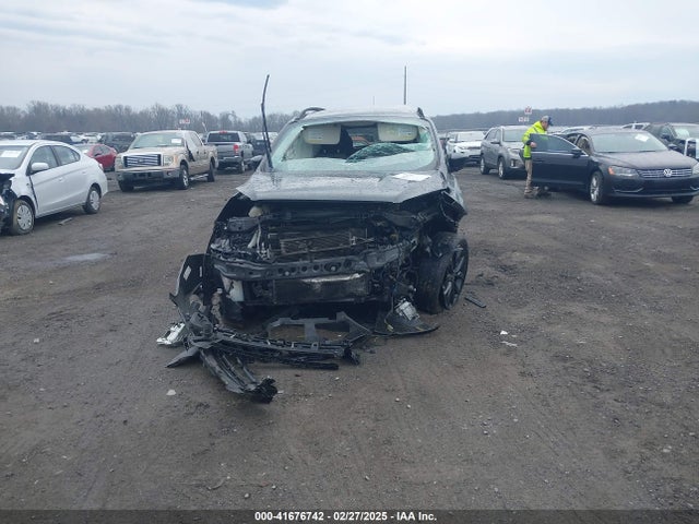 1FMCU9GD6JUB97874 Ford ESCAPE SE