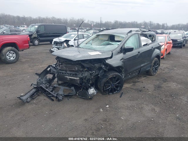 1FMCU9GD6JUB97874 Ford ESCAPE SE