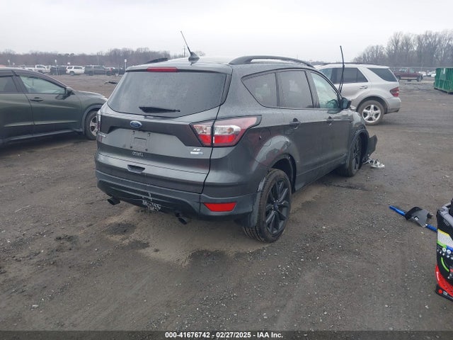 1FMCU9GD6JUB97874 Ford ESCAPE SE