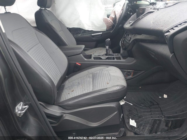 1FMCU9GD6JUB97874 Ford ESCAPE SE