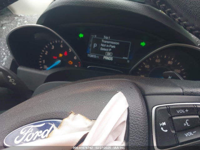 1FMCU9GD6JUB97874 Ford ESCAPE SE