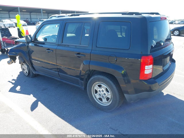 1C4NJPBA8FD235393 Jeep Patriot Sport
