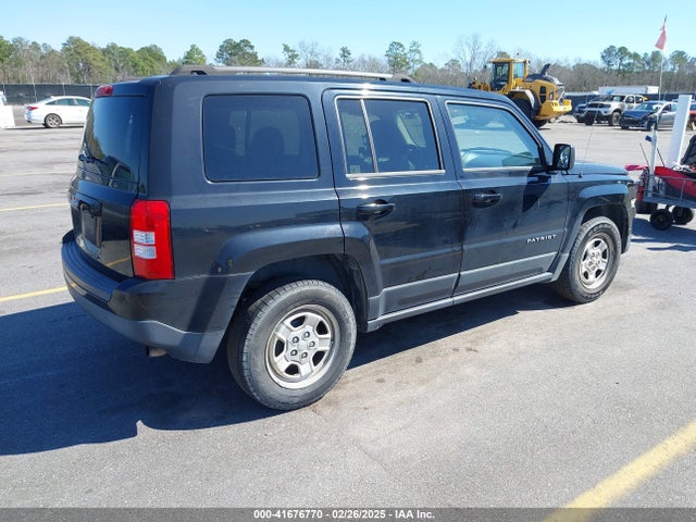 1C4NJPBA8FD235393 Jeep Patriot Sport