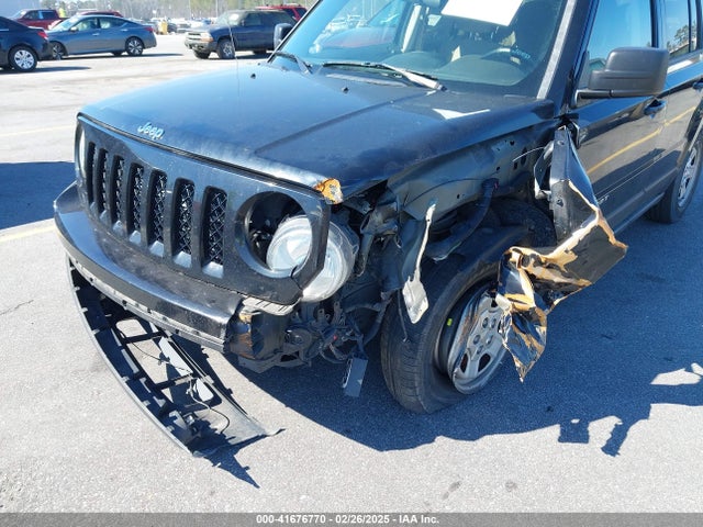 1C4NJPBA8FD235393 Jeep Patriot Sport