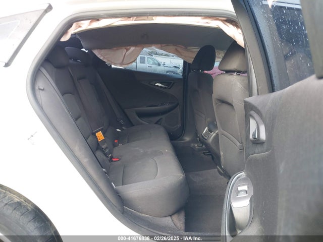 1G1ZE5STXHF183423 Chevrolet MALIBU 1LT