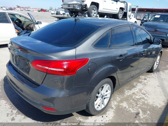 Ford FOCUS SE 2017 1FADP3F25HL249059 Image 4
