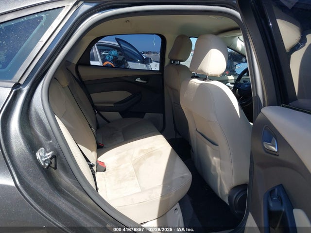 Ford FOCUS SE 2017 1FADP3F25HL249059 Image 8