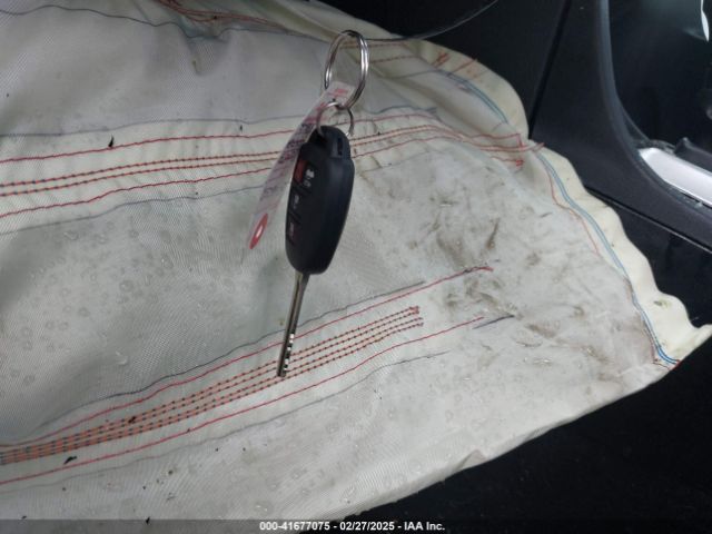 2T1BURHE6HC940130 Toyota COROLLA LE