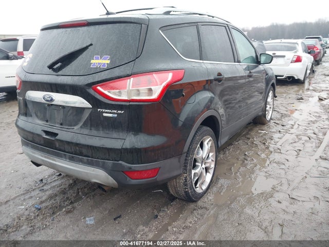 1FMCU9J94EUA65593 Ford Escape Titanium